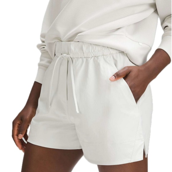 Lululemon Cinchable Waist High-Rise Woven Short 3.5" Bone - Picture 1 of 3